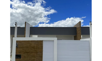 Imagem: Casa de 2/4 - Um com suite - em Serrinha