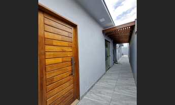 Imagem 1: CASA COM ACABAMENTO MODERNO Á VENDA NO JARDIM DAS PALMEIRAS