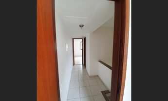 Imagem 2: Casa 2 quartos na Trindade + quintal + garagem