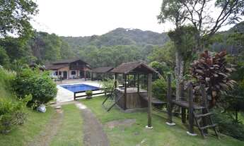 Imagem 4: Sítio à Venda em Juquitiba SP com 25.000 m2, piscina e lagos