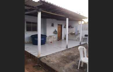 Imagem 7: Casa com amplo terreno na entrada da cidade