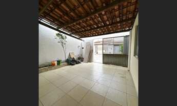 Imagem 2: Casa no Parque Viver Tomba Reformada com 3 quartos sendo uma suite!