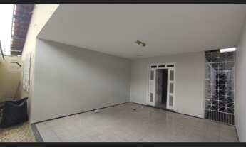 Imagem 3: DISPONÍVEL SET/24! Casa espaçosa, 4 quartos, 2 vagas cobertas, no JUNCO