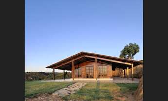 Imagem: Casa de madeira a venda em mulungu