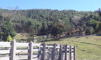 Imagem 3: Belíssimo sítio banhado pelo Rio Cachoeira em Joanópolis-SP