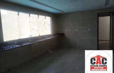 Imagem 5: Casa perto da Praia na Barra dos Coqueiros com 4 Quartos à Venda