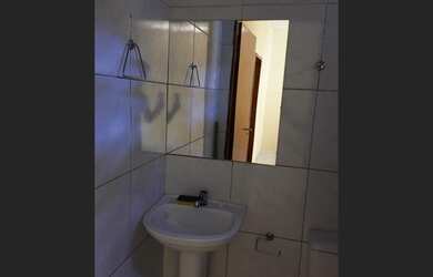 Imagem 2: Alugo CASA com 2 ANDARES no QUINTINO CUNHA!