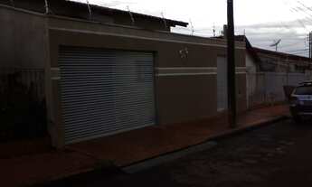 Imagem: Aluga uma casa no centro de Ituiutaba