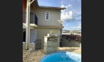 Imagem 4: Linda casa moderna e espaçosa !!