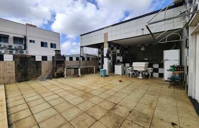 Imagem 4: Oportunidade Única! Casa Espaçosa no Coração do Calhau Esperando Por Você!