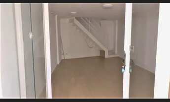 Imagem 3: Loja linda com 35 m² com mezanino, vitrines, piso laminado - Guadalupe Shopping