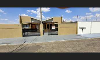 Imagem 3: Alugo linda casa 02 quartos com cozinh planejada e cook top em Rolandia - Pr