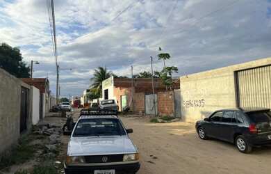 Imagem 2: Vendo terreno murado no bairro Lot recife medindo 10X20
