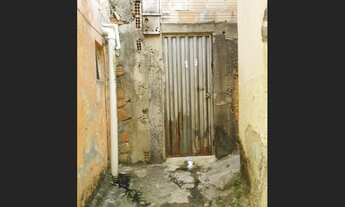 Imagem: Barracão em Beco Valadares