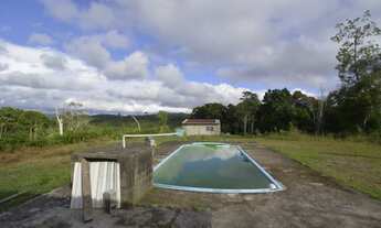 Imagem 3: Chácara à Venda em Juquitiba SP com 15.000m2, casa, piscina e área de lazer