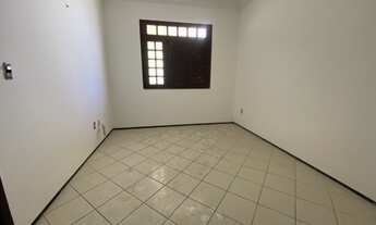 Imagem 4: Casa duplex com 4 quartos, gabinete, 8 vagas de garagem, amplo recuo, nascente
