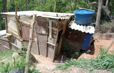Imagem 7: Terreno com barraco
