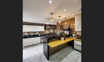 Imagem 3: Condomínio Fechado - 3 Suítes com Área Gourmet, Cinema e Energia Solar