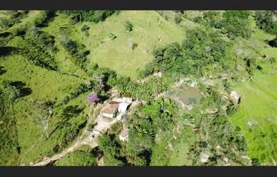 Imagem 4: Fazendinha de 13 há em Oliveira MG