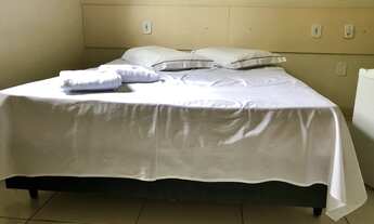 Imagem: Quarto Hotel, cama de casal com ar e frigobar