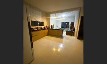 Imagem 2: Casa 2/4 com piscina