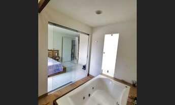 Imagem 1: Linda casa de vidro em condomínio fechado em Aldeia