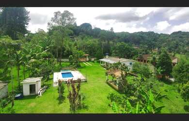 Imagem 2: Chácara à Venda em Juquitiba SP com 4.260 m2, casa, piscina e lago!