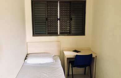 Imagem 4: Quarto com cama de casal