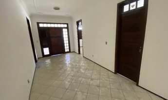 Imagem 6: Casa duplex com 4 quartos, gabinete, 8 vagas de garagem, amplo recuo, nascente