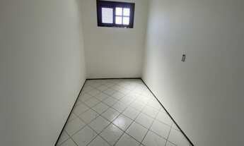 Imagem 2: Casa duplex com 4 quartos, gabinete, 8 vagas de garagem, amplo recuo, nascente