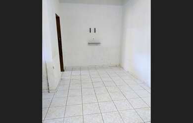 Imagem 5: Vendo casa na Forene por 100 mil, 3 quartos, 2 salas, 2 banheiros, garagem, quintal