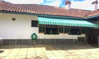 Imagem 2: Casa com 4 dormitórios à venda - Nogueira - Petrópolis/RJ