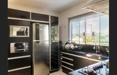 Imagem 6: Casa Semi Mobiliada em Excelente Localização