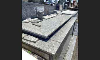 Imagem 2: Vendo Jazigo Perpétuo em mármore