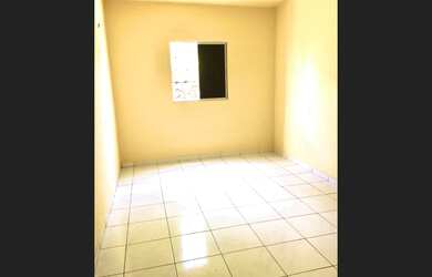 Imagem 4: Alugo CASA com 2 ANDARES no QUINTINO CUNHA!