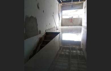 Imagem 7: Casa com três pavimentos e subsolo com acabamento de alto padrão