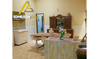 Imagem 6: CASA VARANDADA E COM ÁREA VERDE NO ICARAÍ! EM REFORMA