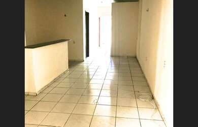 Imagem 5: Alugo CASA com 2 ANDARES no QUINTINO CUNHA!