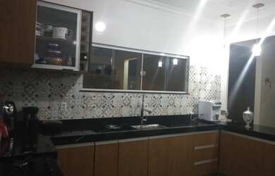 Imagem 2: Casa de 03 quartos sozinha em lote de 390m2,com linda piscina