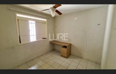 Imagem 4: Moradia ou Comércio! Casa de Ponta à Ponta - 3/4 com suíte - Av. Principal