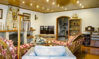 Imagem: Casa com 4 Quartos à Venda, 504 m²