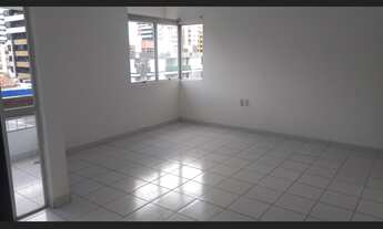 Imagem 2: Apto bem localizado em Jatiuca com 3 quartos suite dep.completa 01 vg