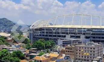Imagem 5: Em condomínio com total infraestrutura, piscina, 2 churrasqueiras, academia, salão de fest