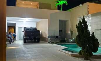 Imagem: Casa com pé direito duplo, mezanino, com