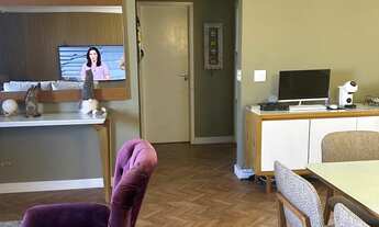 Imagem 6: Apartamento 4 quartos sendo 2 suites, tem 1 banheiro entre os 2 quartos que não são suítes