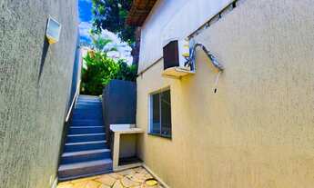 Imagem 2: MARCELO MACHADO IMÓVEIS OFERECE bucólica casa com 03 quartos, cozinha, sala, área de serv