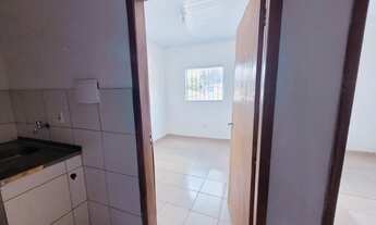 Imagem 7: Se você está em busca de um lar aconchegante e cheio de charme, este apartamento no bairro