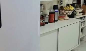 Imagem 5: Área externa Frente: Garagem coberta para 2 carros com portão 1 piscina com iluminação 1