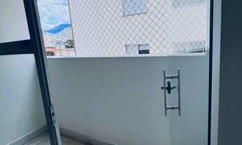 Imagem 7: 02 quartos 01 suíte 02 banheiros 02 vagas Terceiro andar Prédio com elevador Varanda