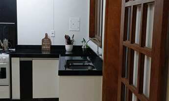 Imagem 2: Casa geminada duplex no Santa Amélia com ótima localização. São : • 3 quartos, • Sala pa